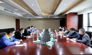 平湖市委常委、宣傳部長(zhǎng)沈志鳳蒞臨景興紙業(yè)調(diào)研疫情防控和復(fù)工復(fù)產(chǎn)情況