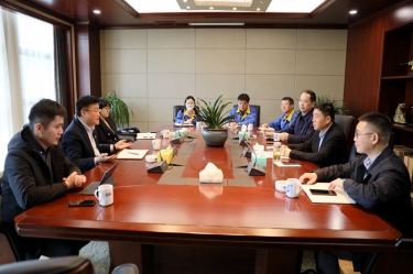平湖市委常委、副市長(zhǎng)戴振一行蒞臨景興紙業(yè)調(diào)研指導(dǎo)